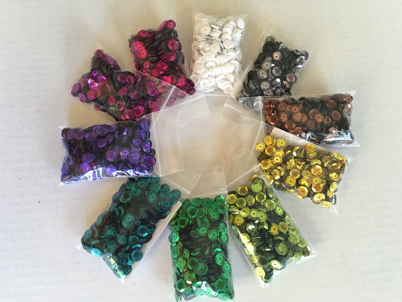 Golden Leaf Sequins 8mm 800/Pkg Emerald Green - Image 3